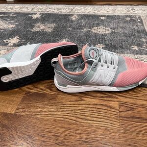 Mens New Balance Rev Lite 247 / Size 9.5